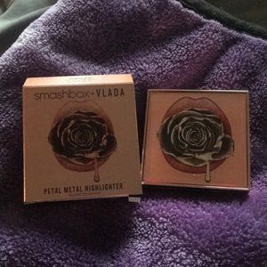 Authentic SMASHBOX petal metal highlighter